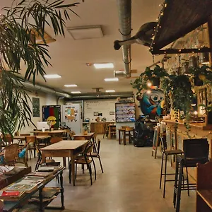 le-flaneur-guesthouse.hotels-rhonealpes.com/