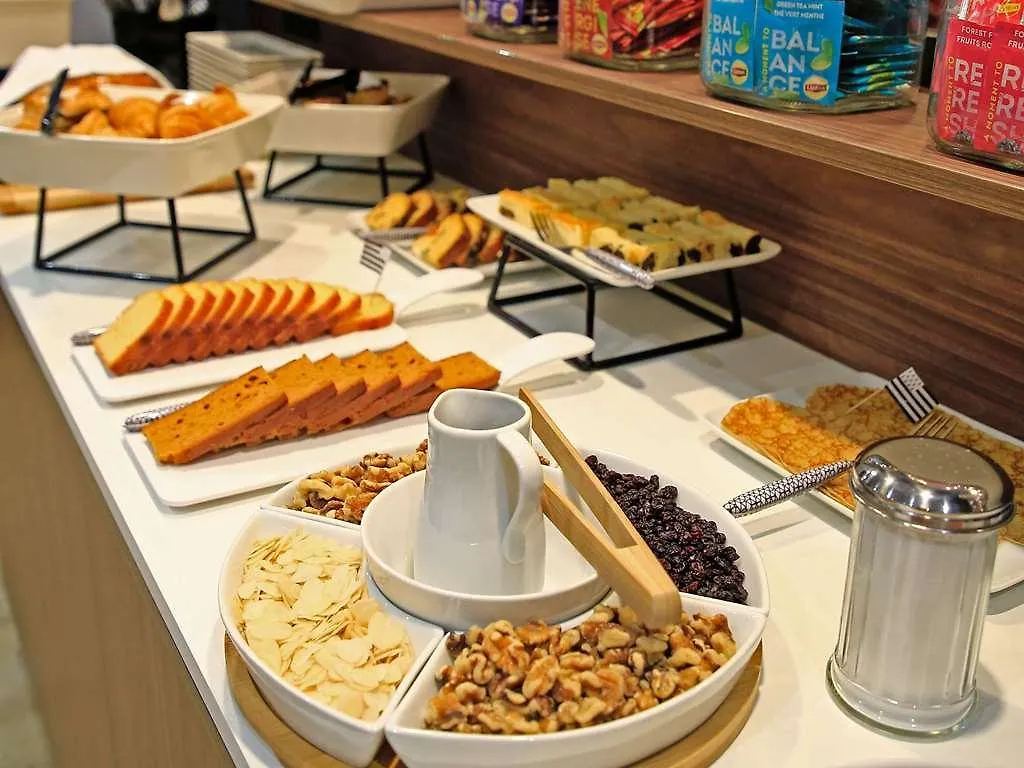 Ibis Styles Saint Malo Centre Historique Hotel 3*, Saint-Malo France